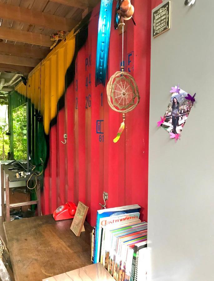 Dom Eco Hostel Containers Сао Себастиао Екстериор снимка